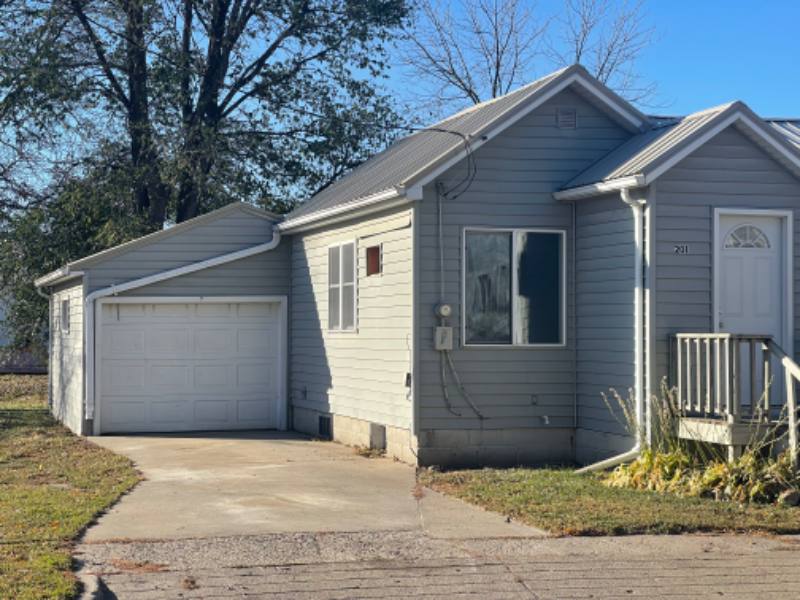 House for rent at 201 W 2nd St SW, Hartley, IA 51346