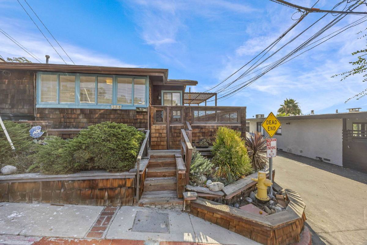 House for rent at 126 High Dr, Laguna Beach, CA 92651