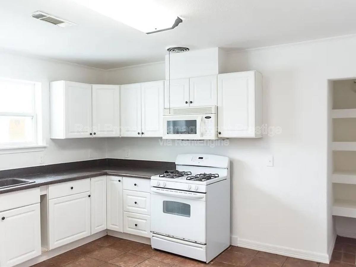 House for rent at 5311 Perry Ave, Galveston, TX 77551