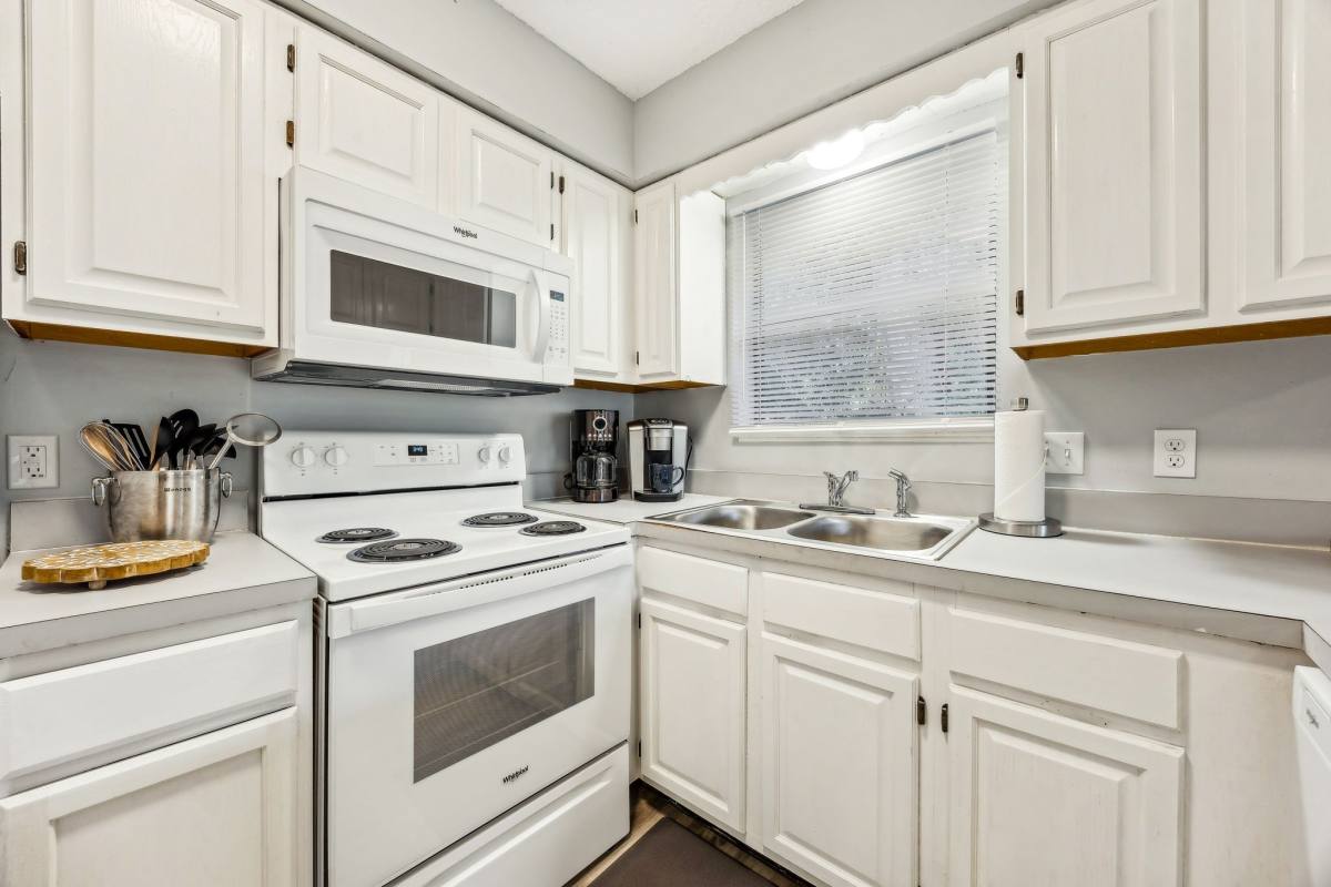 Apartment for rent at 2441 1st Ave, Fernandina Beach, FL 32034
