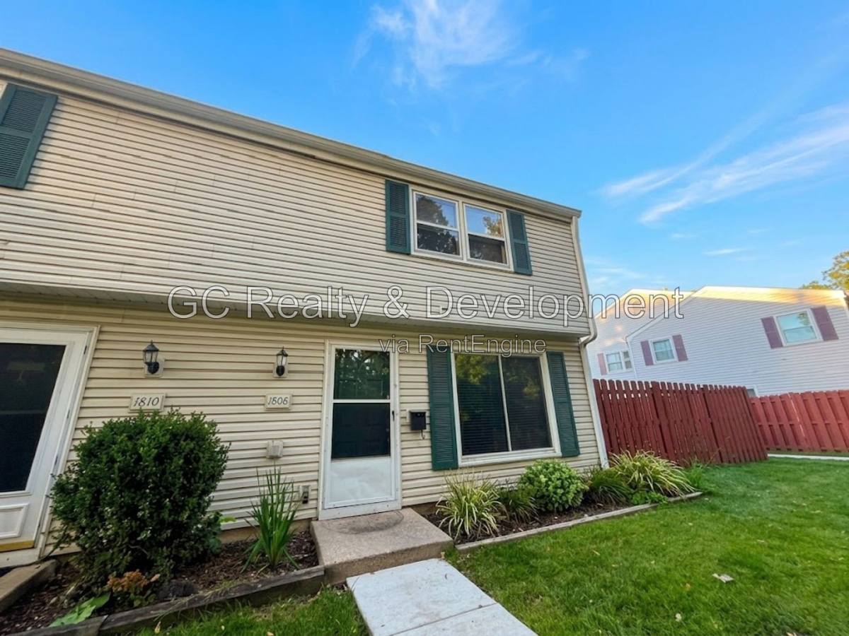 Apartment for rent at 1808 Jamestown Circle, Hoffman Estates, IL 60169