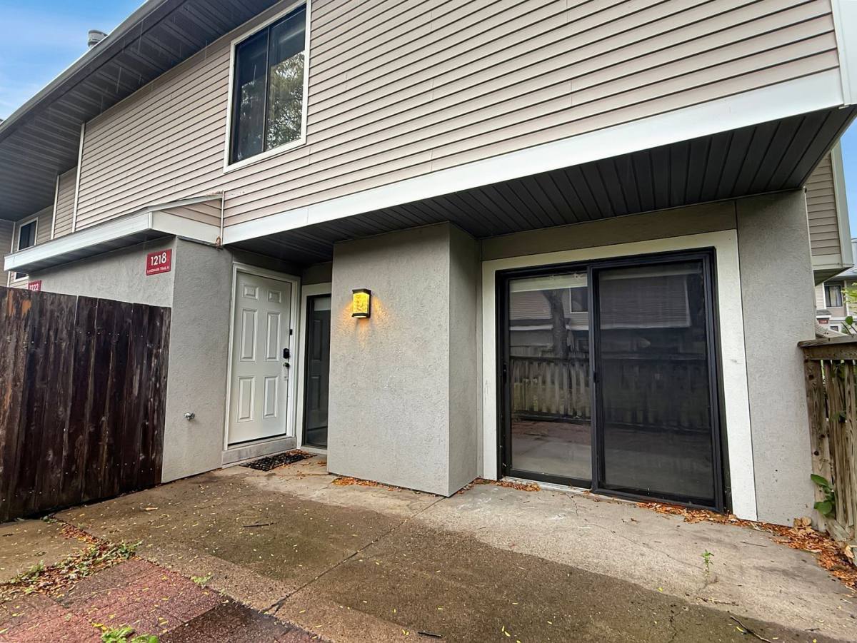 Townhouse for rent at 1218 Landmark Trail N, Hopkins, MN 55343