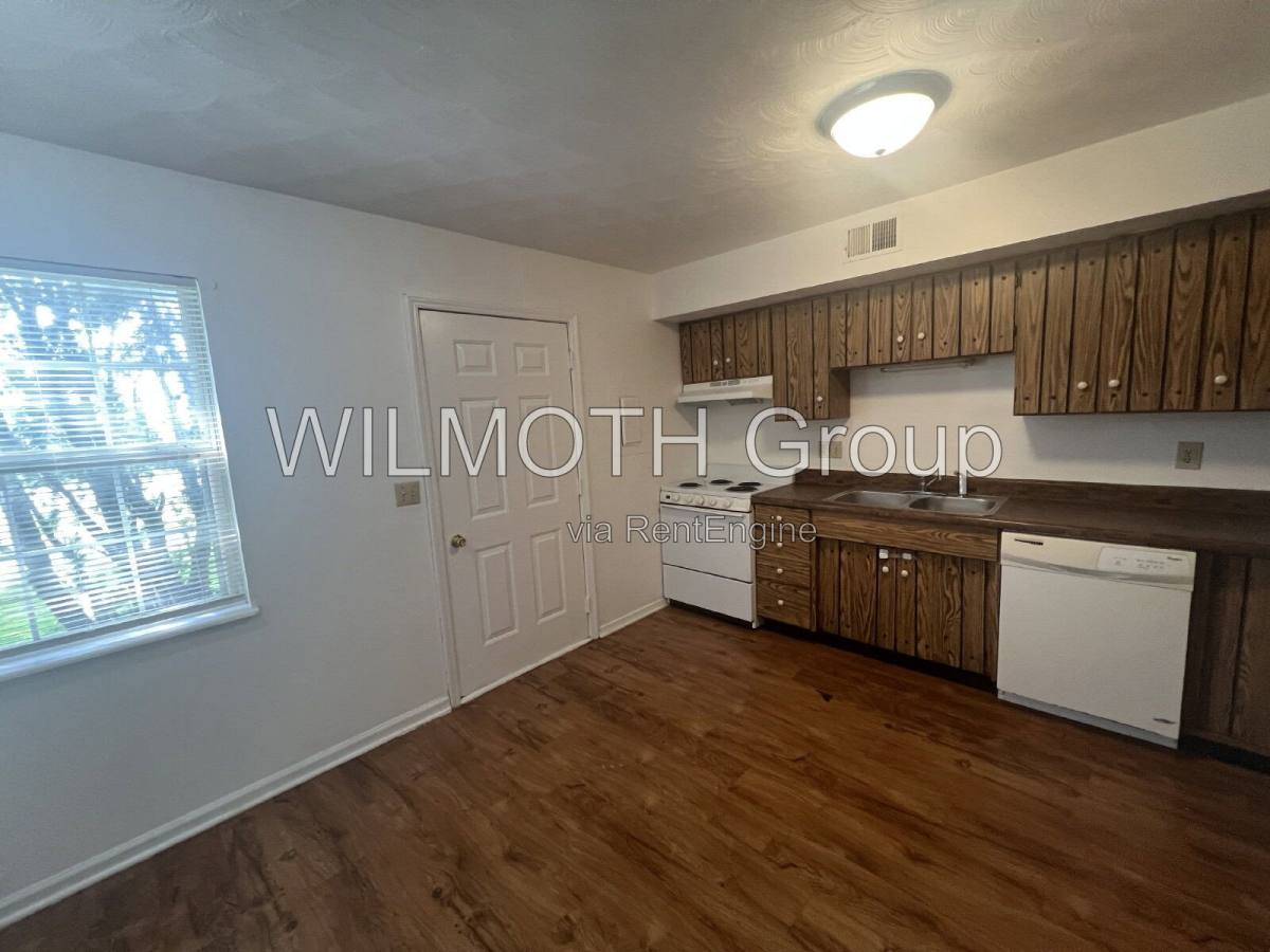 Apartment for rent at 1316 Millerwood Dr #1, Lebanon, IN 46052