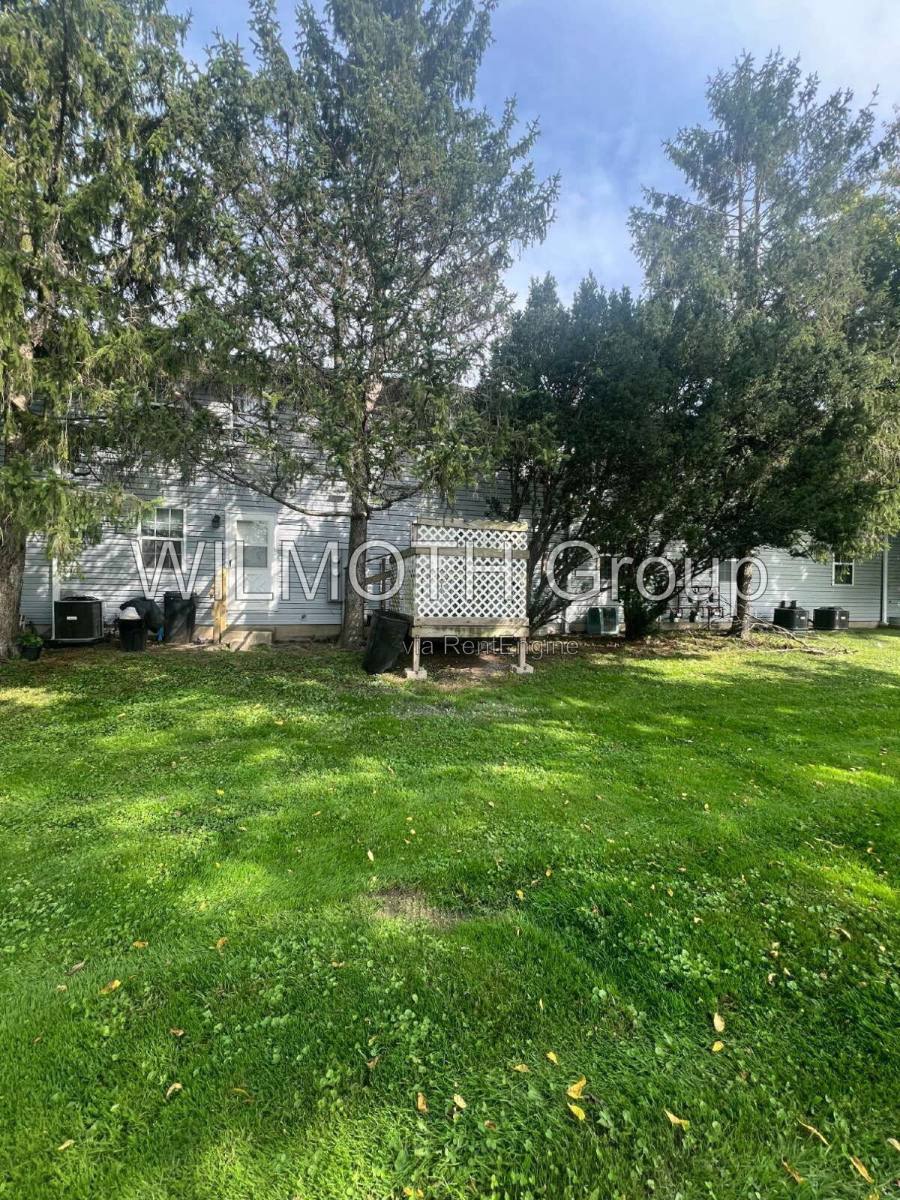 Apartment for rent at 1316 Millerwood Dr #1, Lebanon, IN 46052