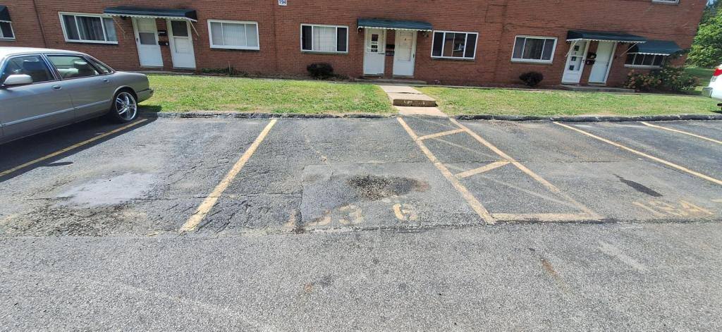 Townhouse for rent at 193 Dalepark Dr #6, Bedford, OH 44146