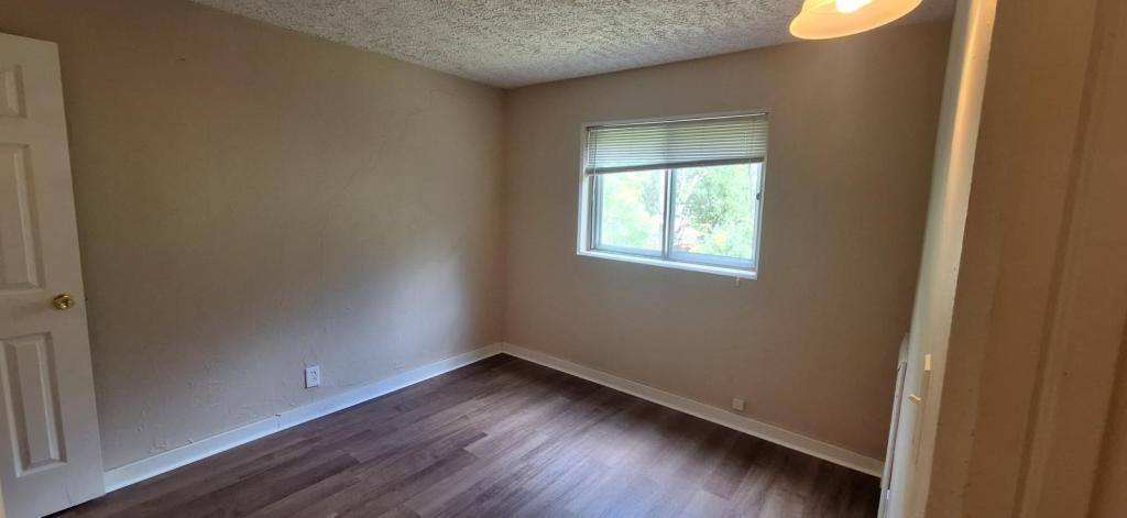 Townhouse for rent at 193 Dalepark Dr #6, Bedford, OH 44146