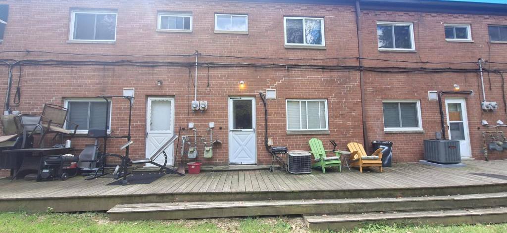 Townhouse for rent at 193 Dalepark Dr #6, Bedford, OH 44146