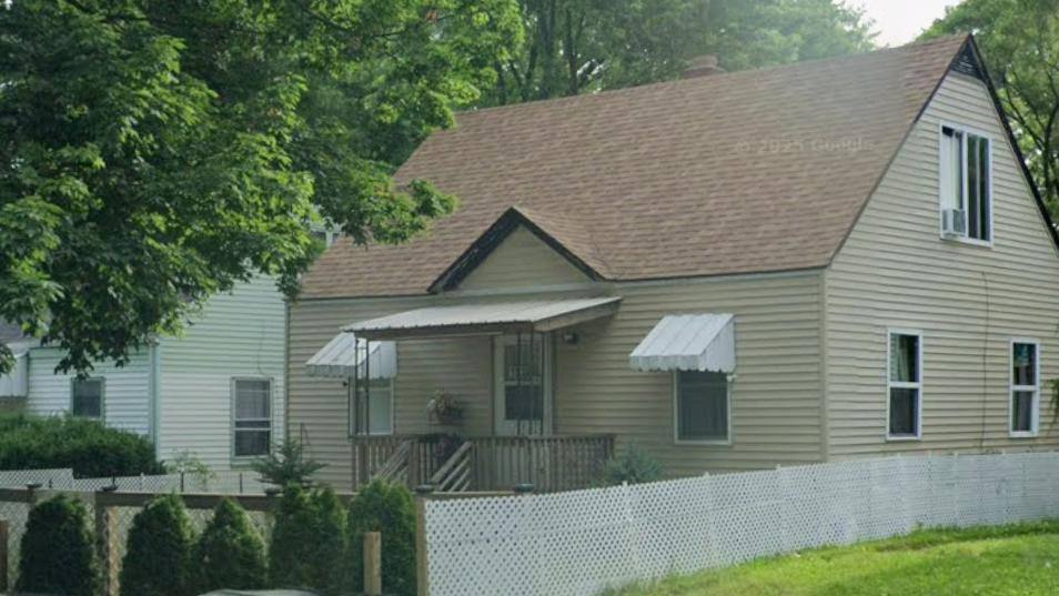House for rent at 1518 N Brookfield St, South Bend, IN 46628