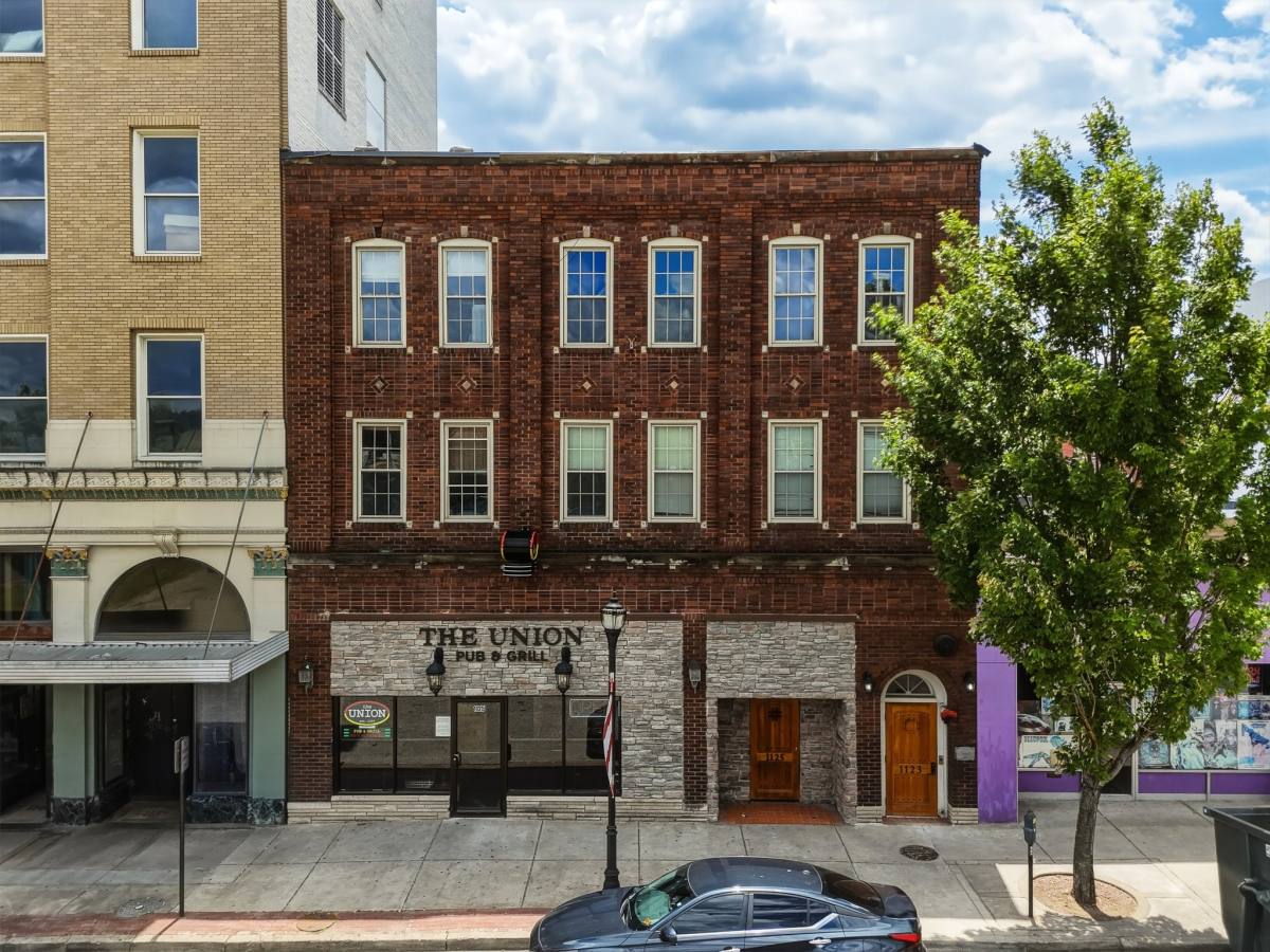 Apartment for rent at 1123 4th Ave #22, Huntington, WV 25701