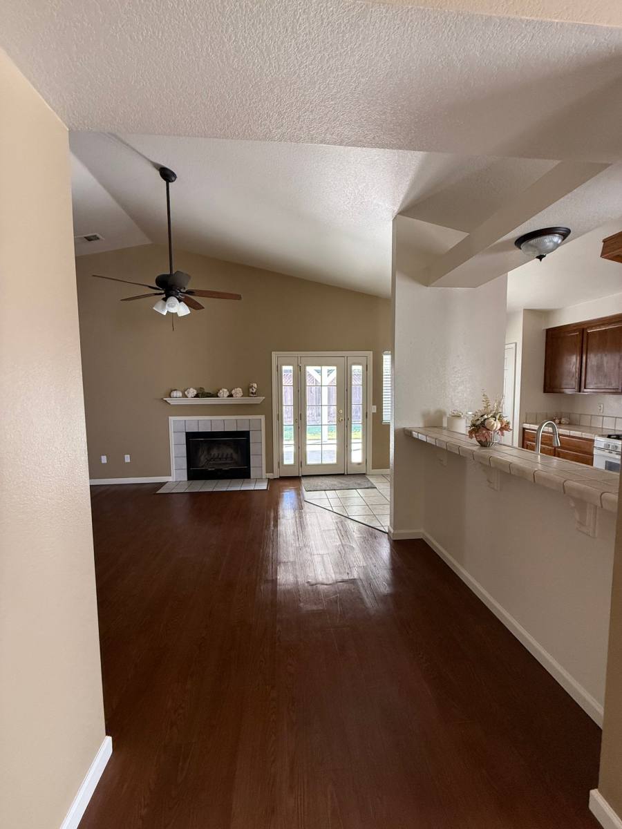 House for rent at 491 Shalako Dr, Oakdale, CA 95361