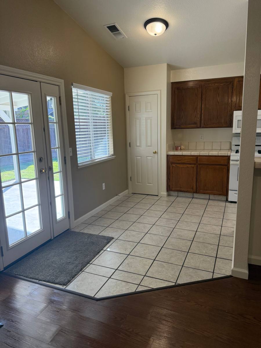 House for rent at 491 Shalako Dr, Oakdale, CA 95361