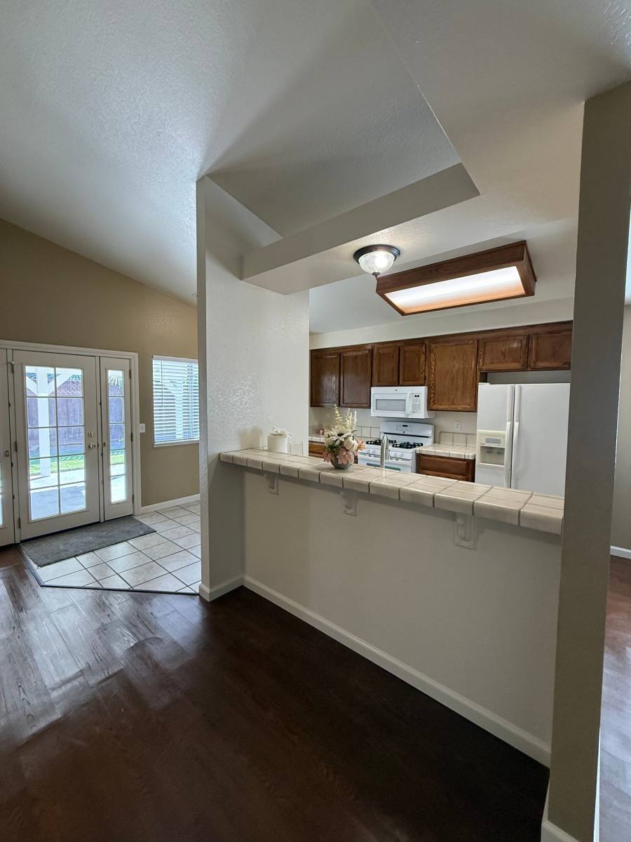 House for rent at 491 Shalako Dr, Oakdale, CA 95361