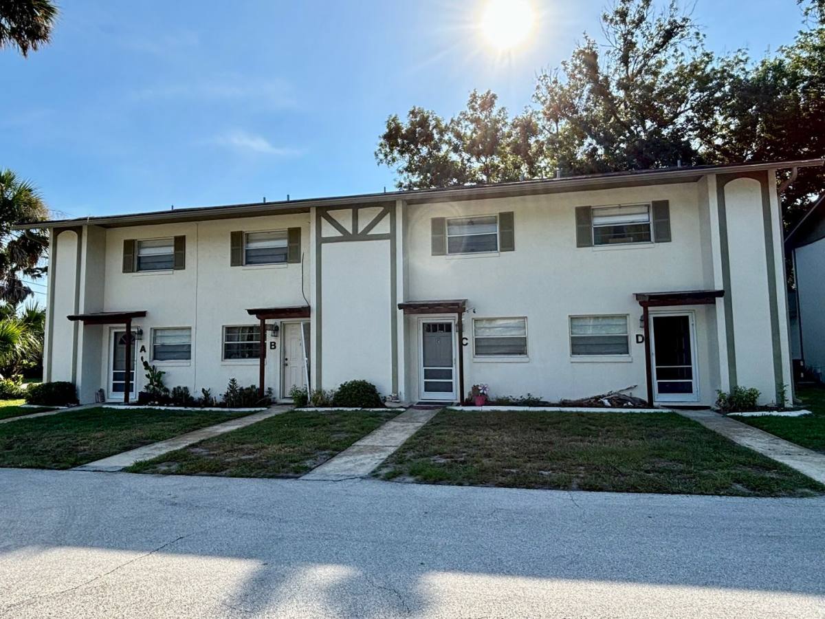 Condo for rent at 118 Hardin Place, Edgewater, FL 32132