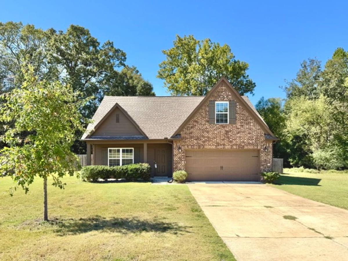 Apartment for rent at 45 Winston Cove N, Byhalia, MS 38611