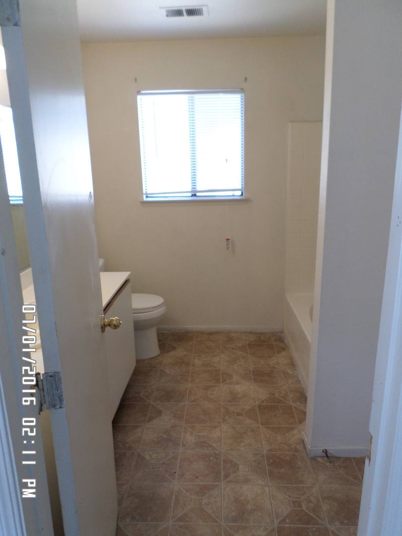 Apartment for rent at 2020 E Chelsea Court, Visalia, CA 93292
