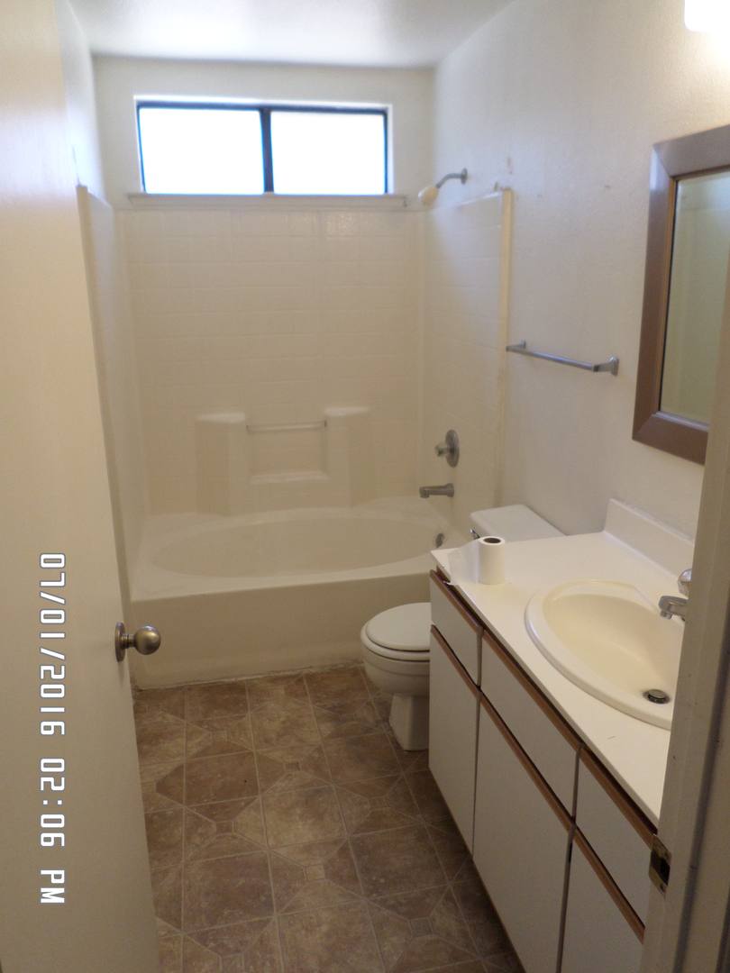 Apartment for rent at 2020 E Chelsea Court, Visalia, CA 93292