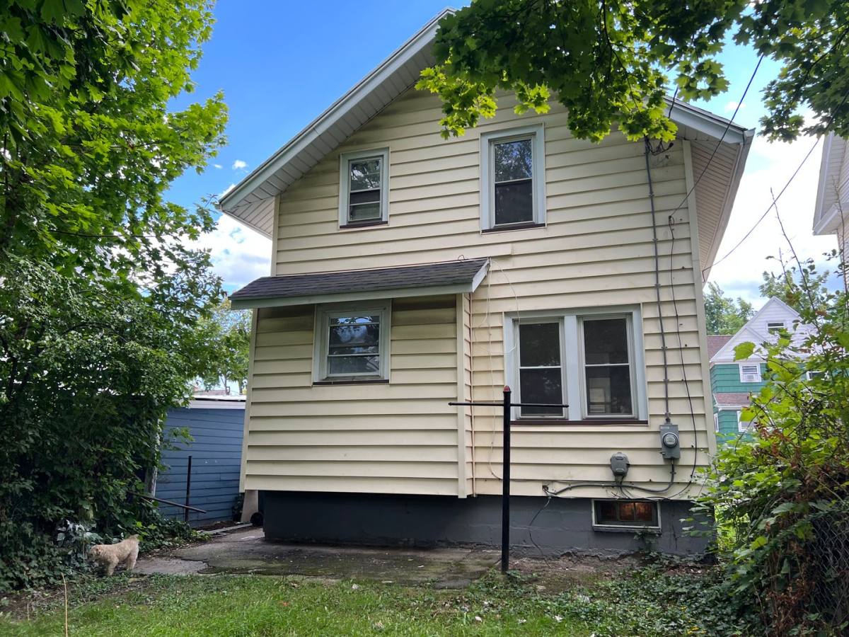 House for rent at 14 Admiral Pk, Rochester, NY 14613