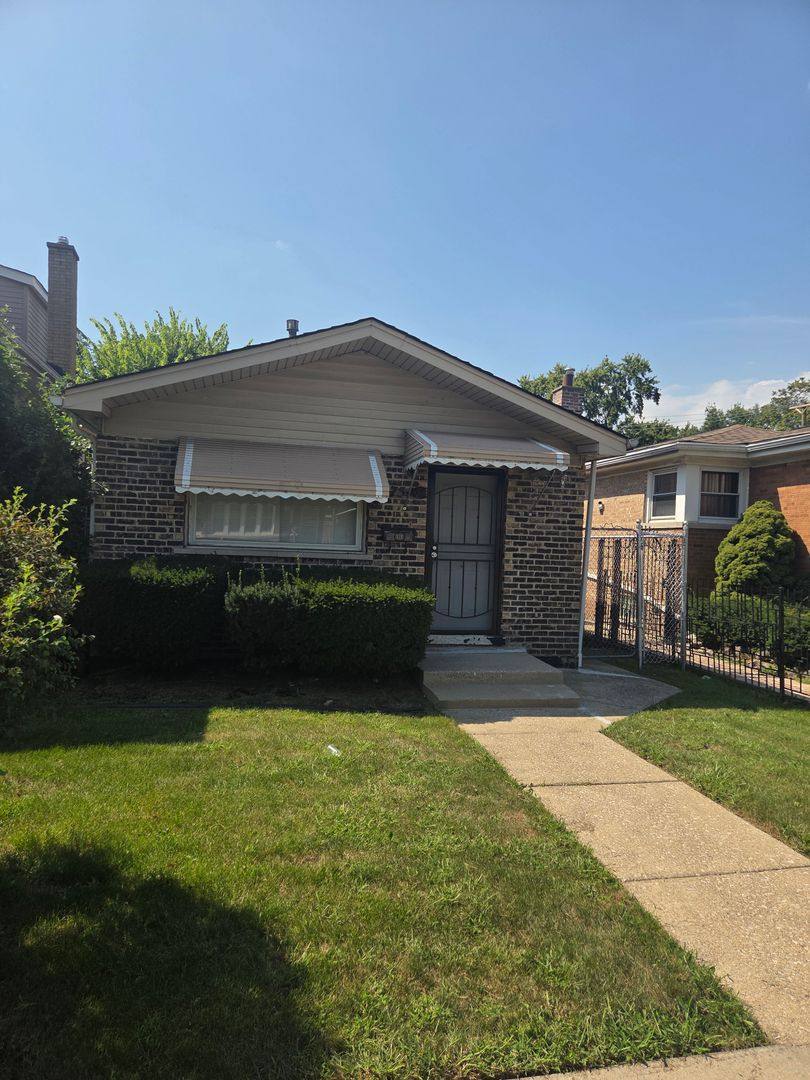 House for rent at 7514 S Winchester Ave, Chicago, IL 60620