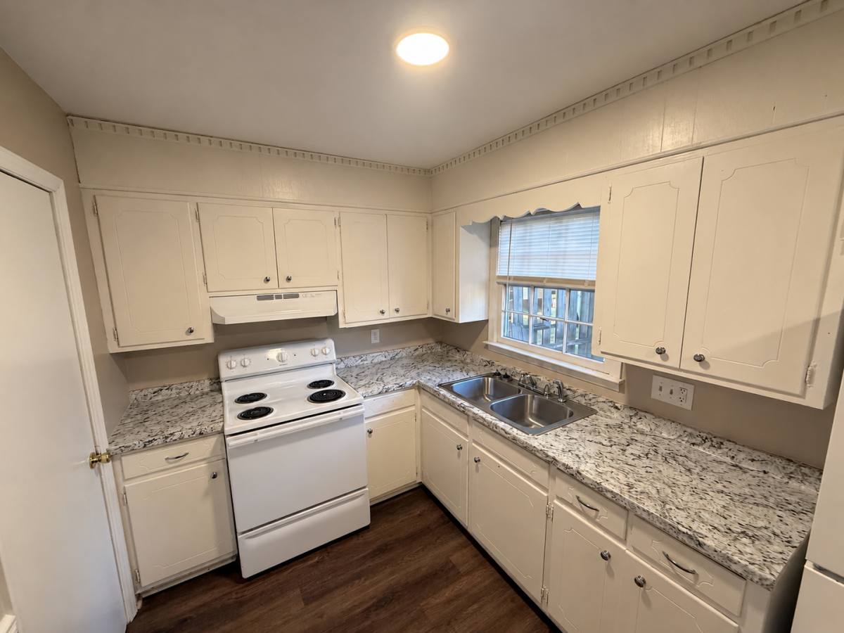 Apartment for rent at 305 S Melville St, Graham, NC 27253