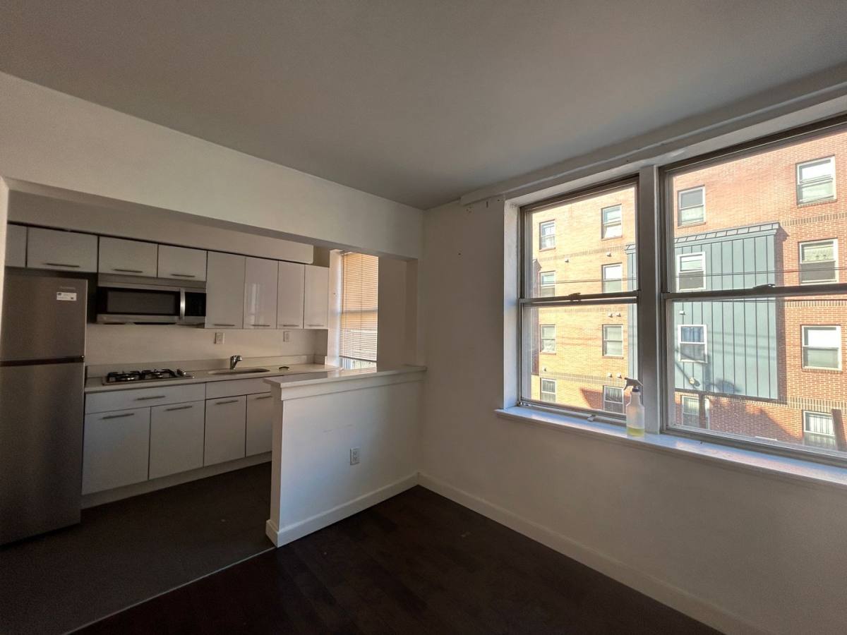 Apartment for rent at 1428 W Master St, Philadelphia, PA 19121