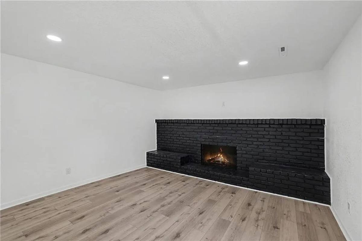 House for rent at 9248 Switzer Rd, Overland Park, KS 66214