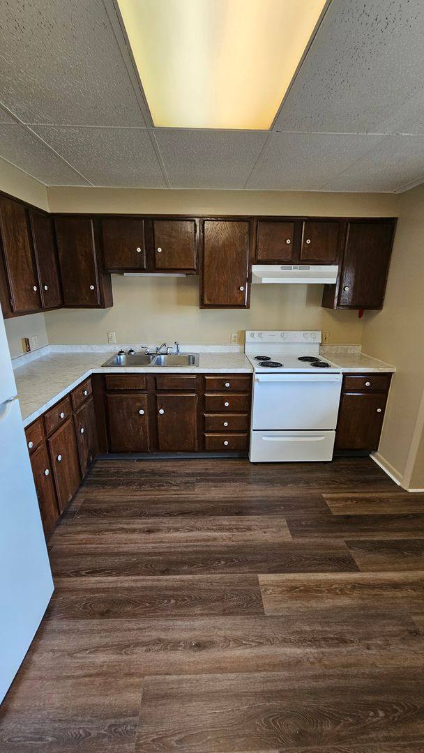 Apartment for rent at 319-325 S Mont Valla Ave, Hagerstown, MD 21740
