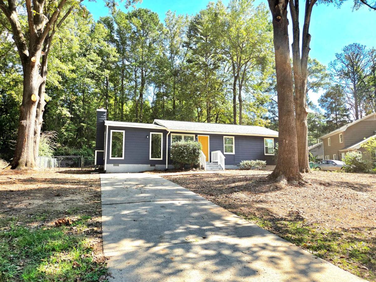 House for rent at 5143 Delivau Dr, Charlotte, NC 28215