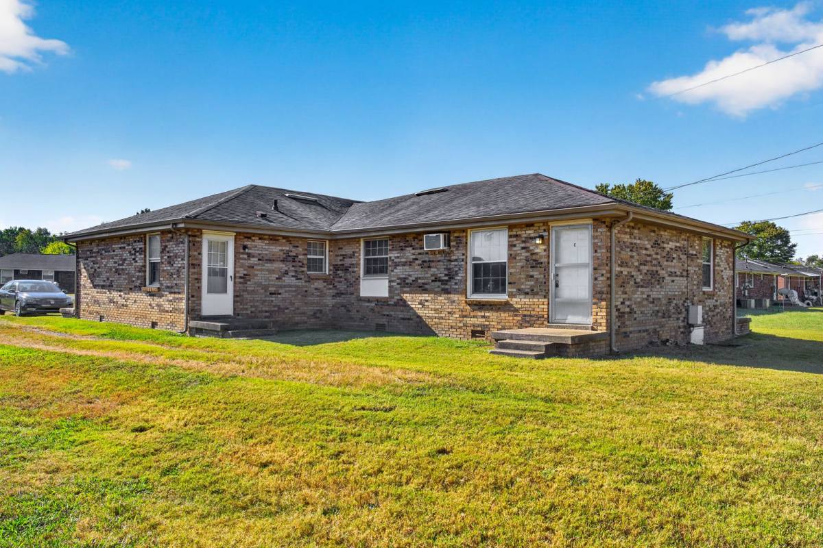 Townhouse for rent at 123 Tandy Dr, Clarksville, TN 37042
