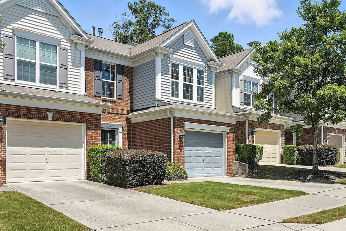 Townhouse for rent at 1131 Kingston Grove Dr, Cary, NC 27519