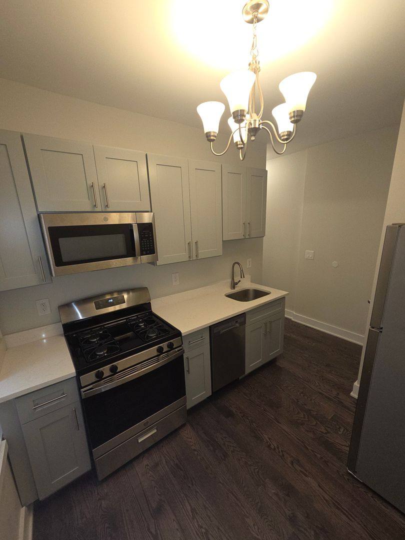 Apartment for rent at 618-620 Summit Ave, Jersey City, NJ 07306