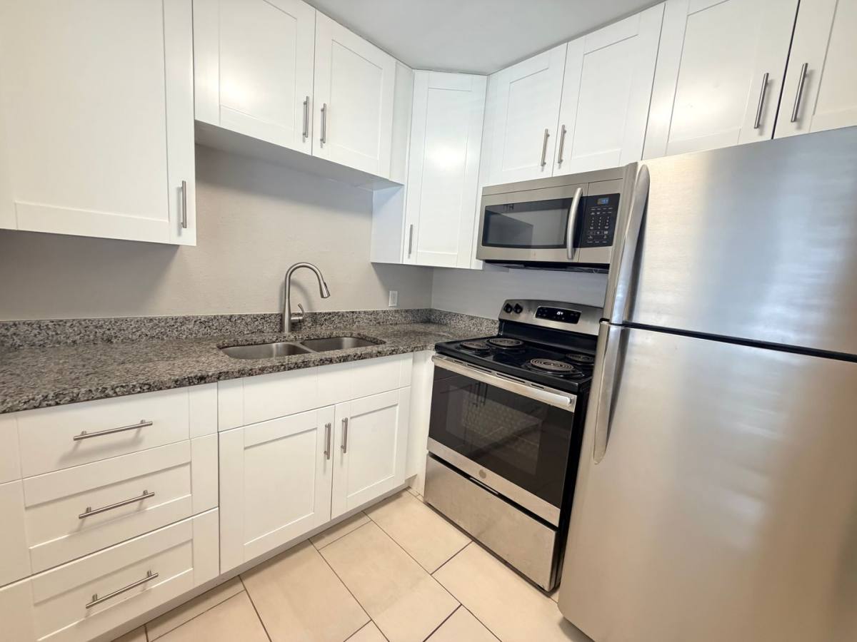 Apartment for rent at Ridge Garden, 3001 Bee Ridge Rd, Sarasota, FL 34239
