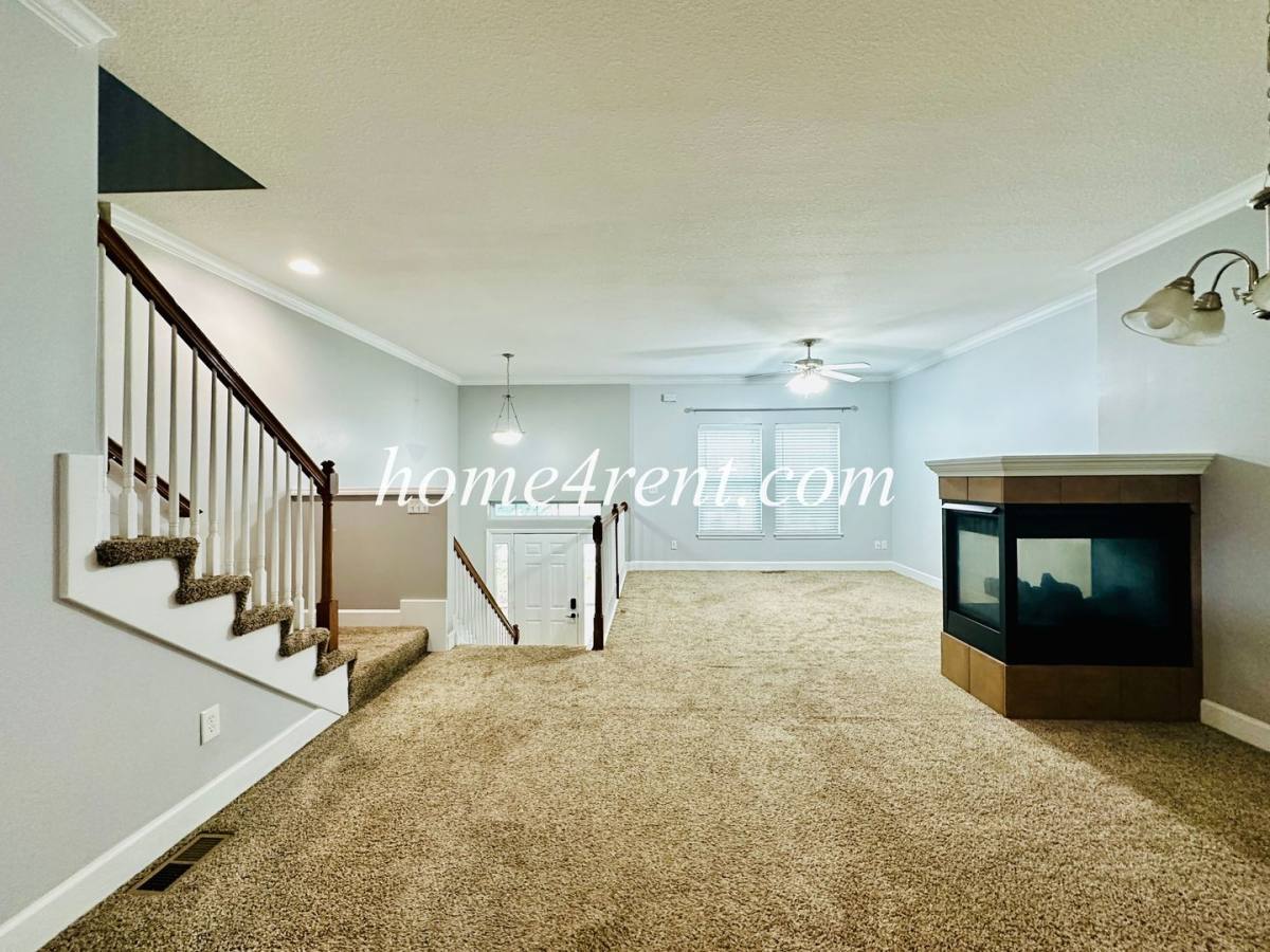 House for rent at 11135 S Woodsonia Dr, Olathe, KS 66061