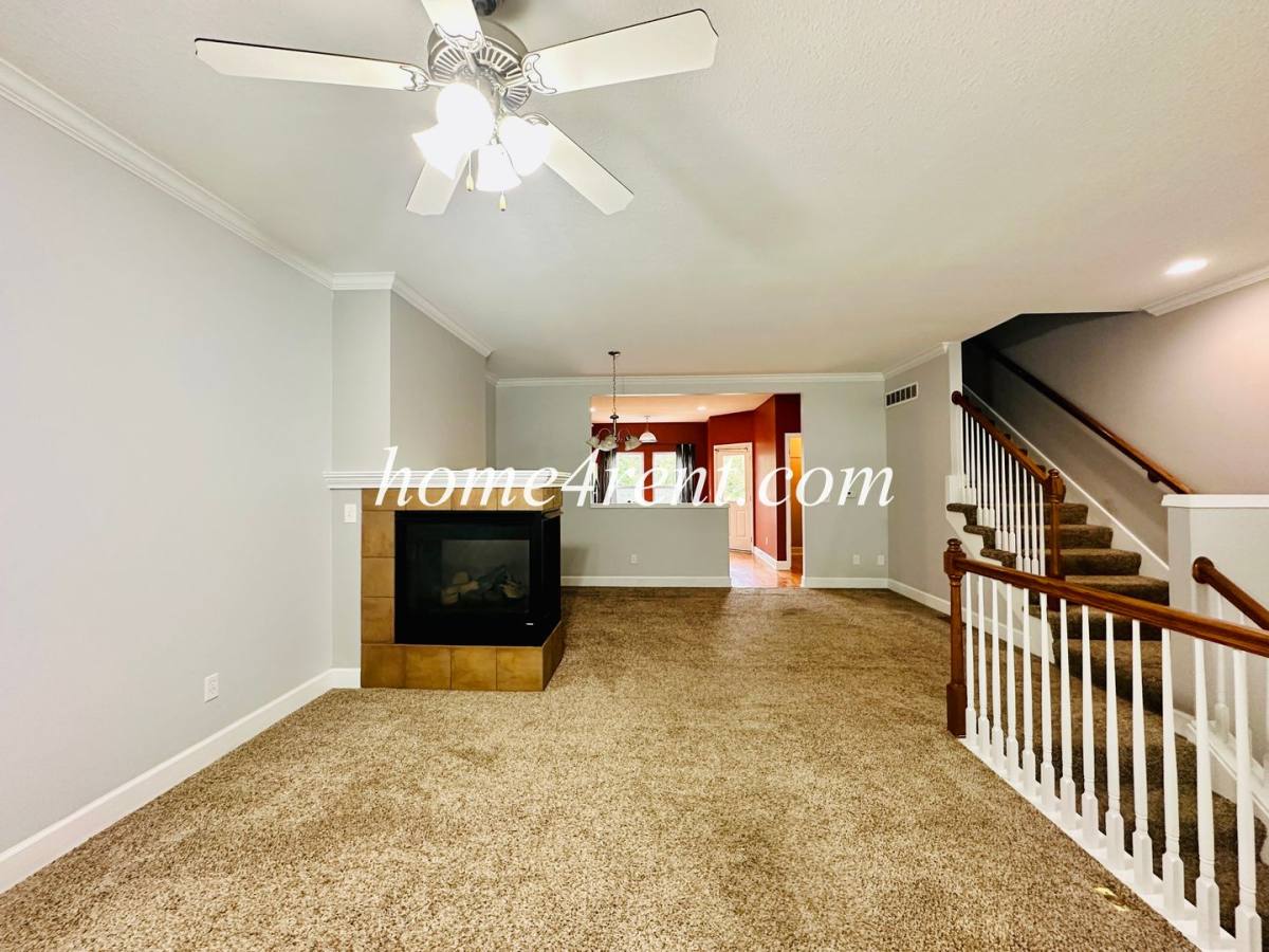 House for rent at 11135 S Woodsonia Dr, Olathe, KS 66061