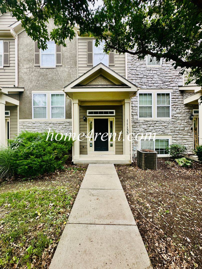 House for rent at 11135 S Woodsonia Dr, Olathe, KS 66061
