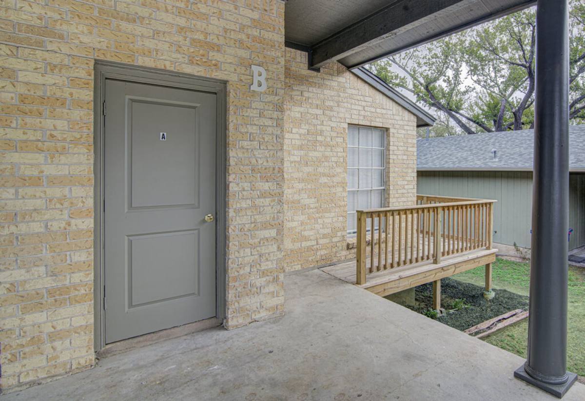 Apartment for rent at 404 W Dittmar Rd, Austin, TX 78745
