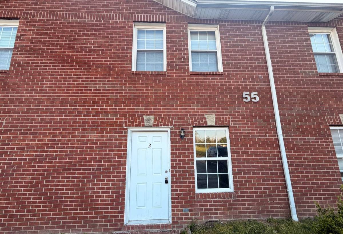 Townhouse for rent at 13 Crescent View Dr, London, KY 40741