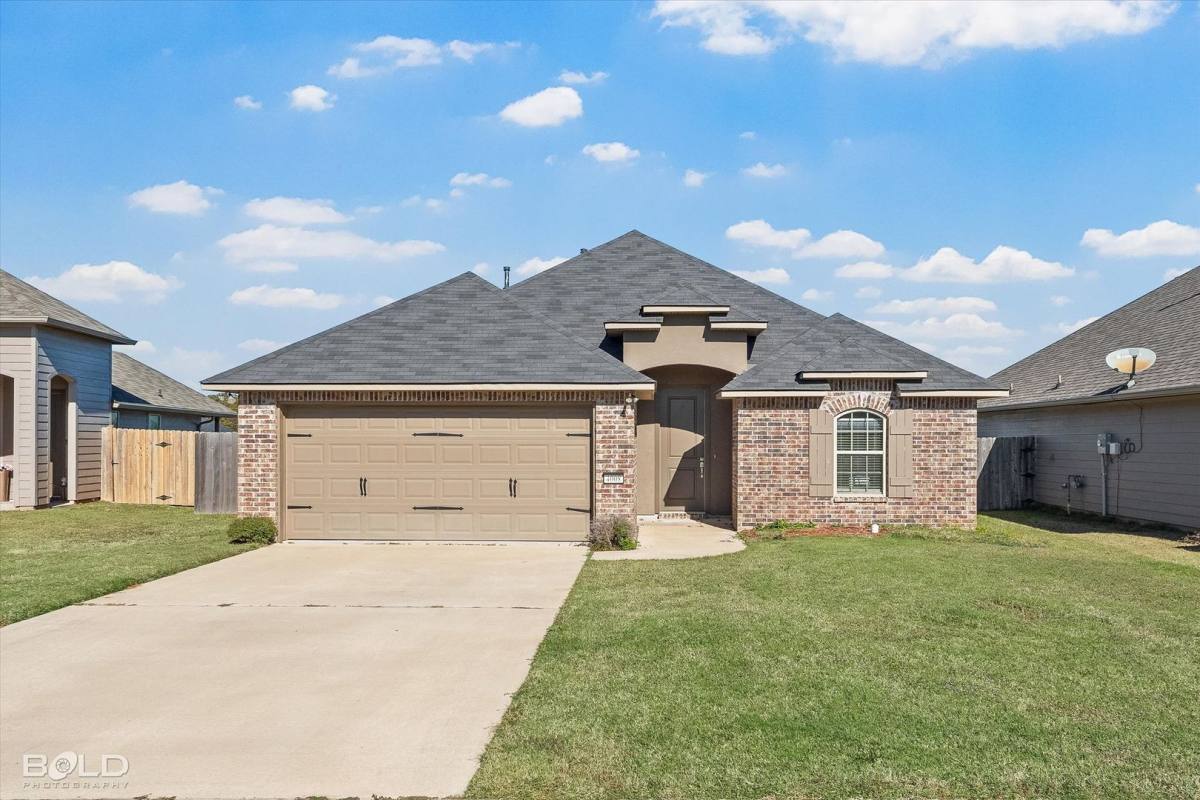 House for rent at 4008 False River Dr, Bossier City, LA 71111