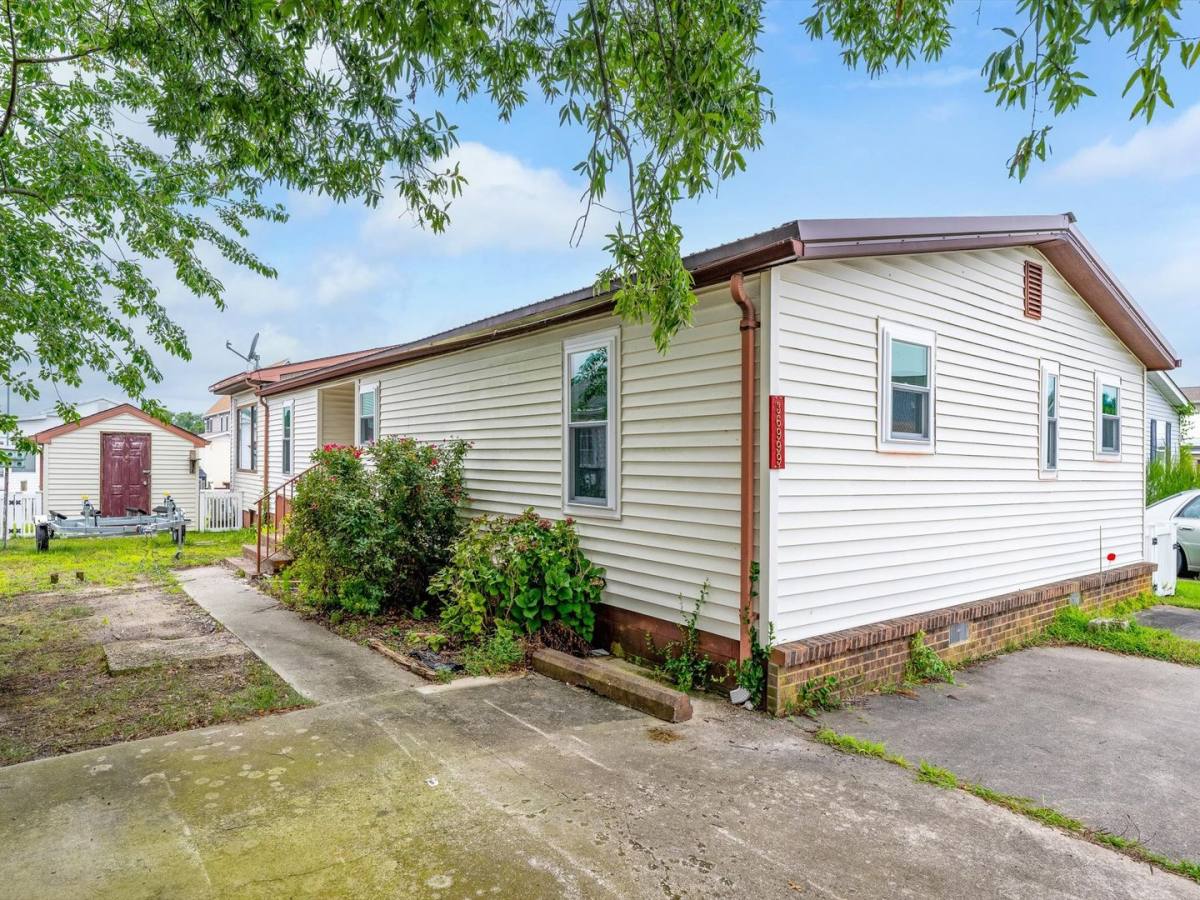 House for rent at 36999 Blue Bill Dr, Selbyville, DE 19975