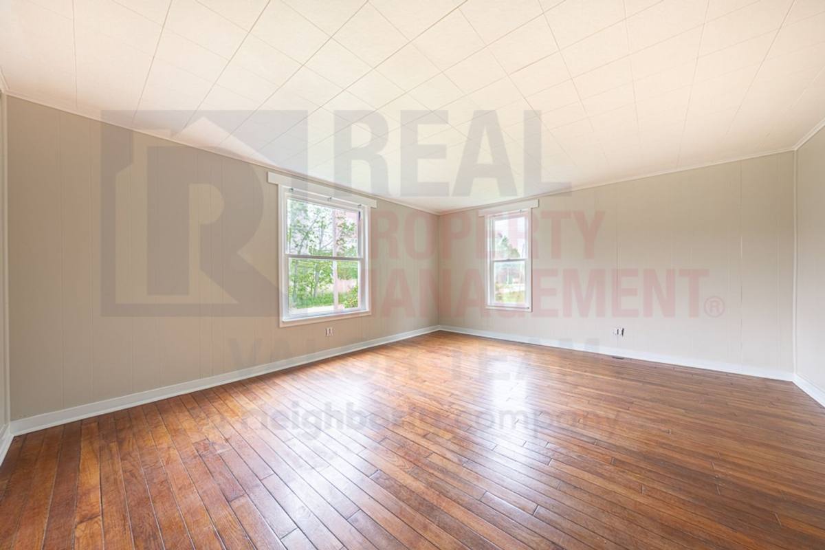 Apartment for rent at 5066 Newton Falls Rd, Ravenna, OH 44266