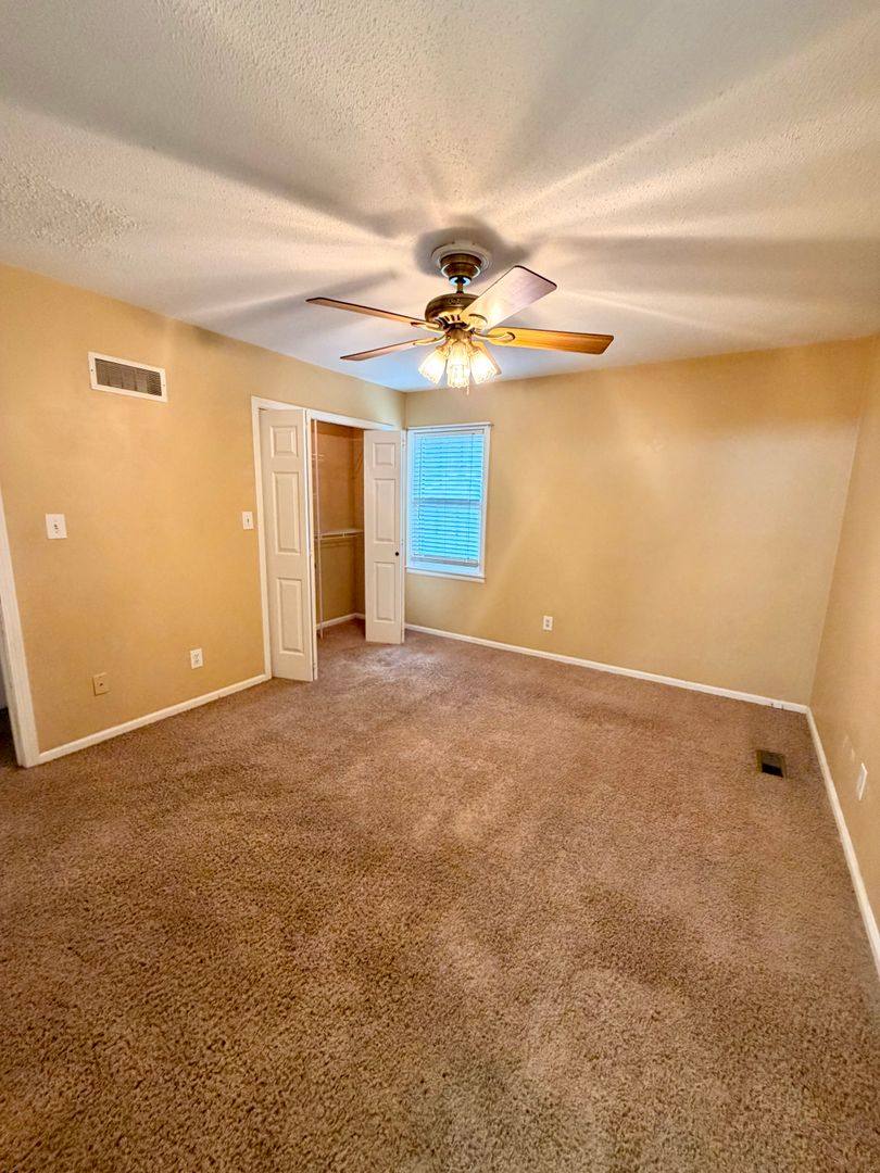 Apartment for rent at 4726 Delmar St, Mission, KS 66205
