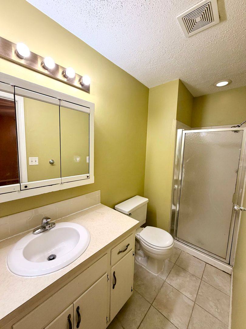 Apartment for rent at 4726 Delmar St, Mission, KS 66205