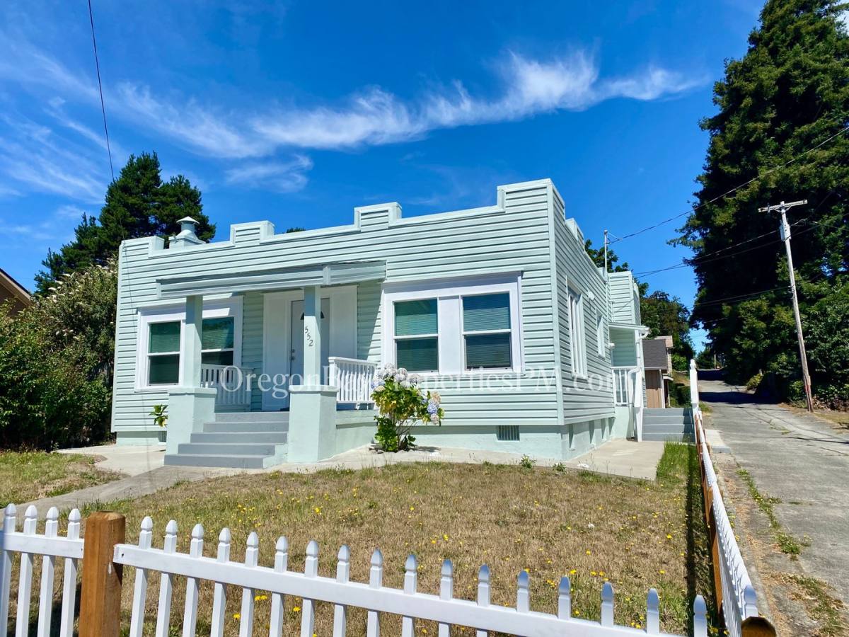 House for rent at 552 Johnson Ave, Coos Bay, OR 97420