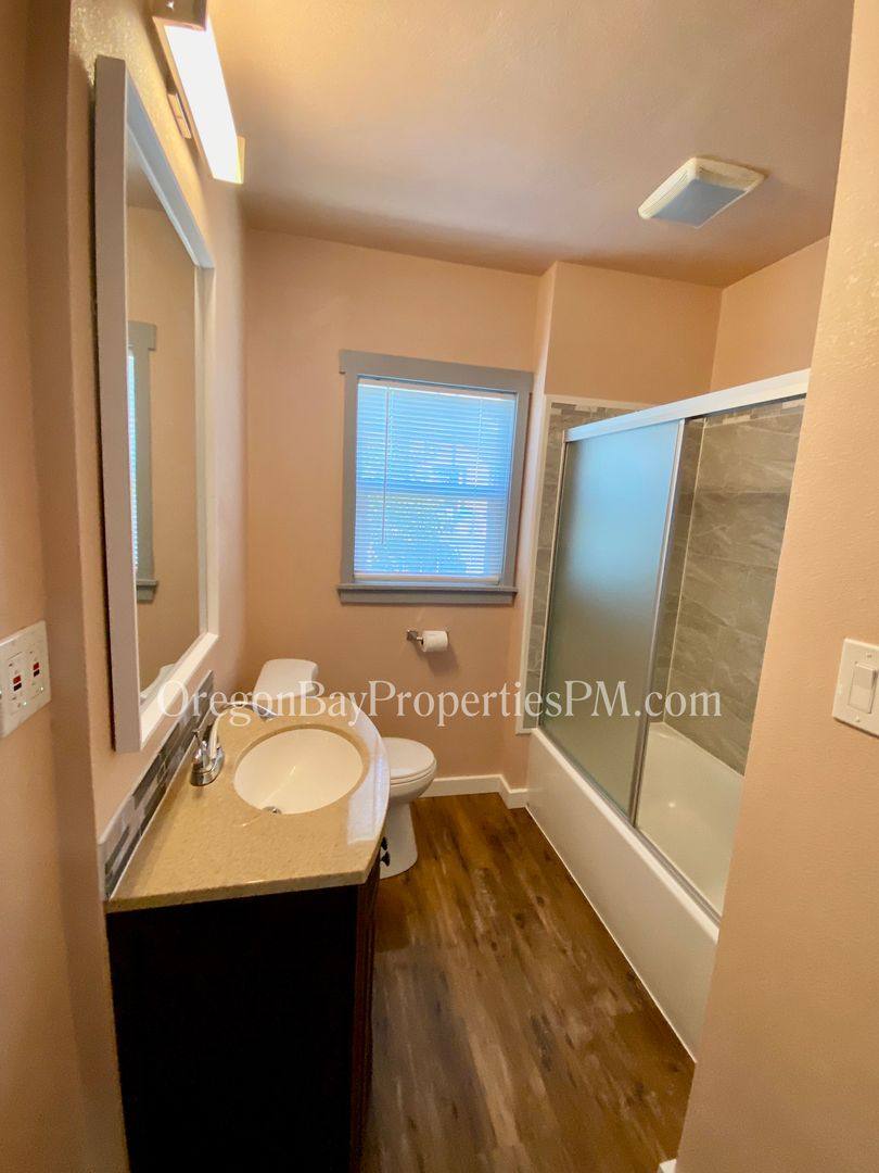 House for rent at 552 Johnson Ave, Coos Bay, OR 97420