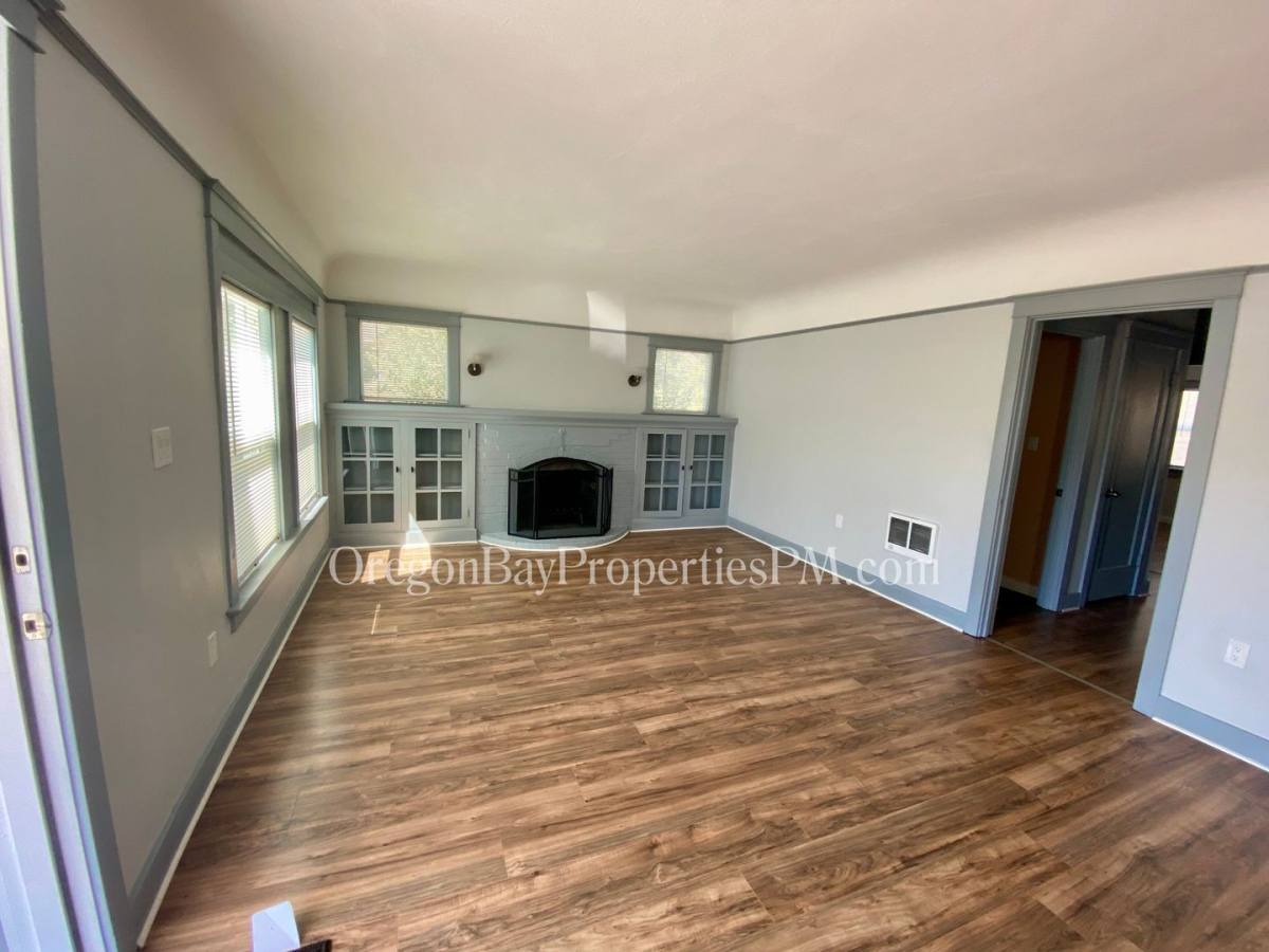 House for rent at 552 Johnson Ave, Coos Bay, OR 97420