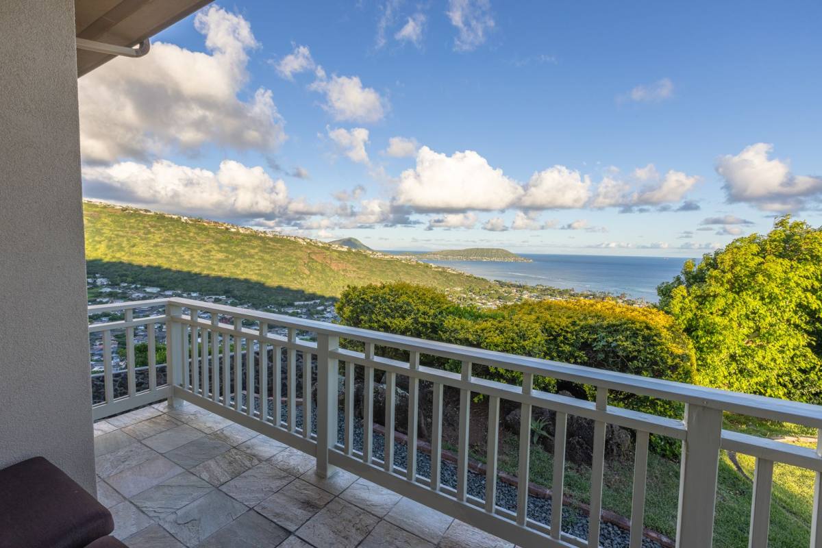 House for rent at 5200 Kuaiwi Place, Honolulu, HI 96821