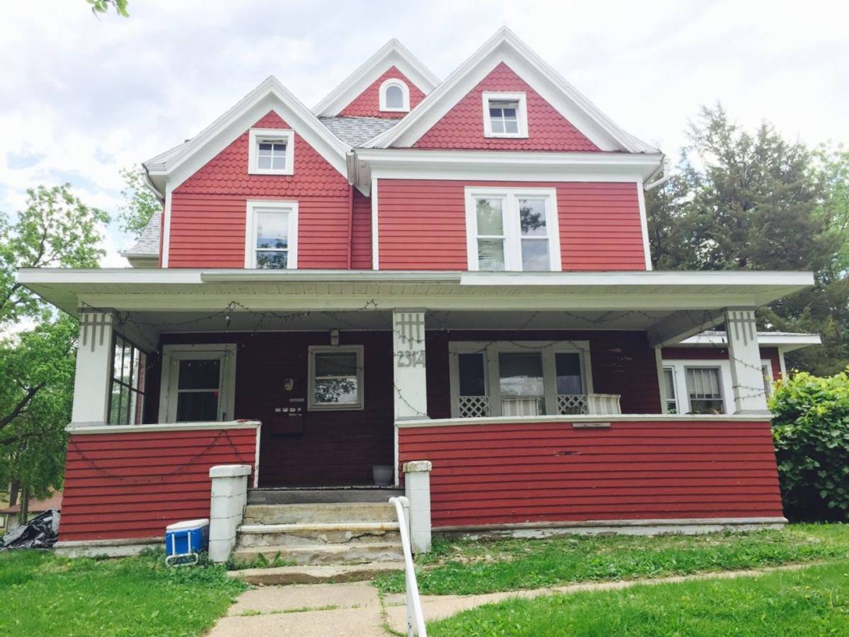 Apartment for rent at 2314 Walnut St, Cedar Falls, IA 50613