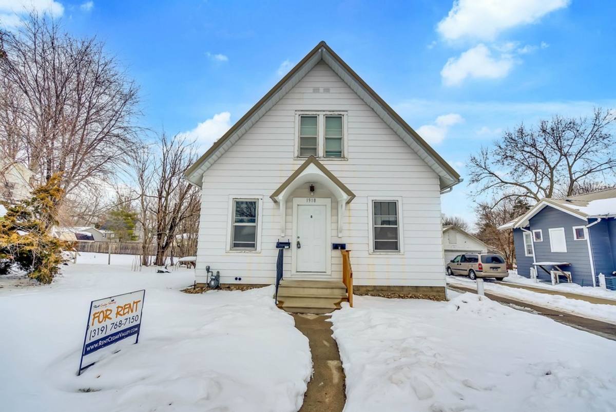 Townhouse for rent at 1918 Olive St, Cedar Falls, IA 50613