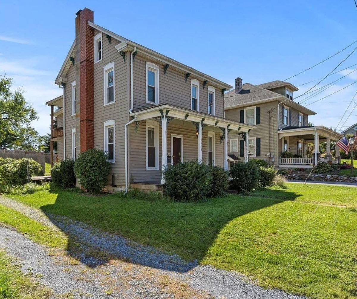 House for rent at 2016 Main St, Lititz, PA 17543