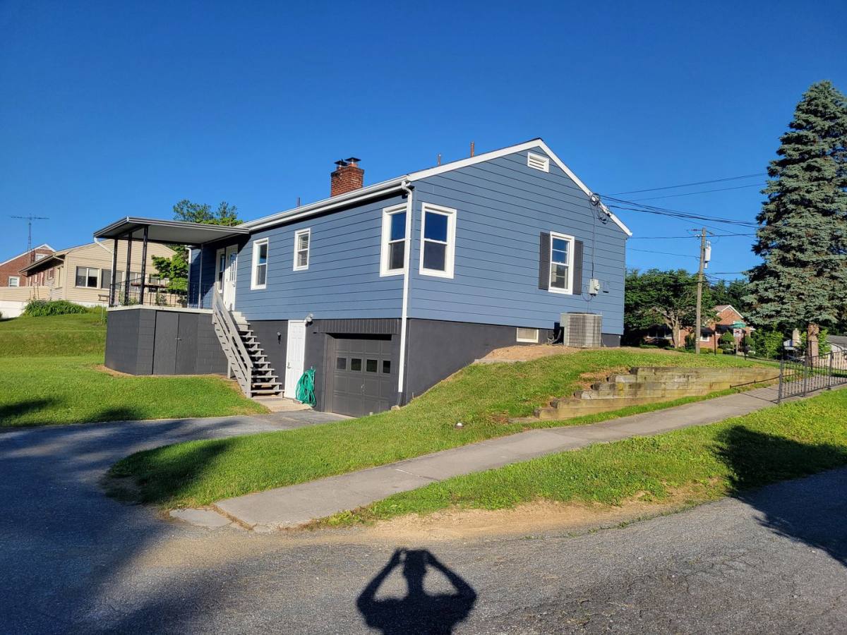 House for rent at 33 Gettysburg Pike, Mechanicsburg, PA 17055
