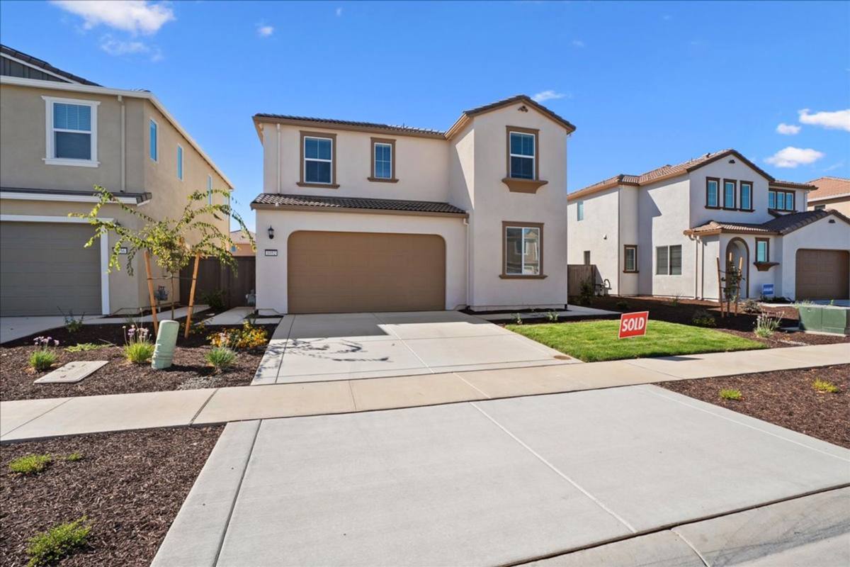 House for rent at 1052 Lost Creek Ranch Dr, Olivehurst, CA 95961